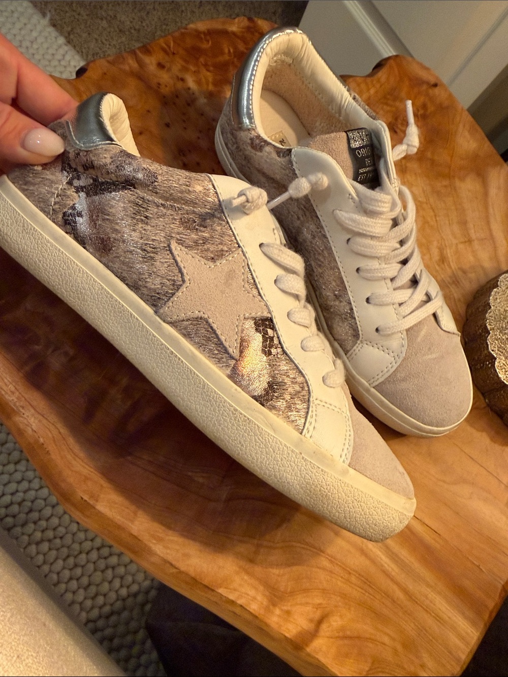 Vintage Havana Women's Star Accent Sneakers — Cream & Silver Metallic
